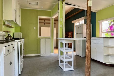 Photo of property in 31 Brougham Street, Westport, 7825