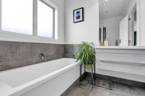 Photo of property in 2 Northpoint Way, Bell Block, New Plymouth, 4312