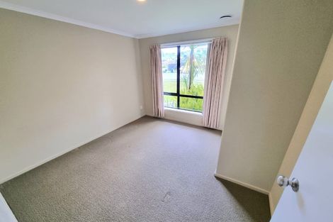 Photo of property in 11 Sunvista Avenue, Oteha, Auckland, 0632