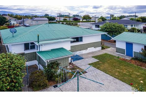 Photo of property in 1 Dixon Street, Waimate, 7924