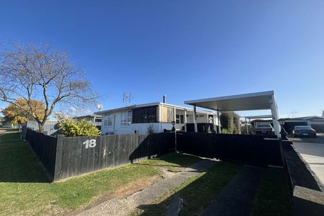 Photo of property in 18 Tarapunga Place, Tokoroa, 3420
