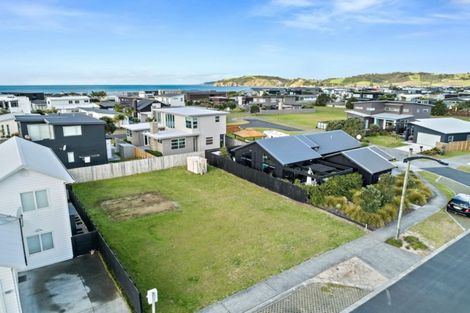 Photo of property in 13 Te Mana Street, Omaha, 0986