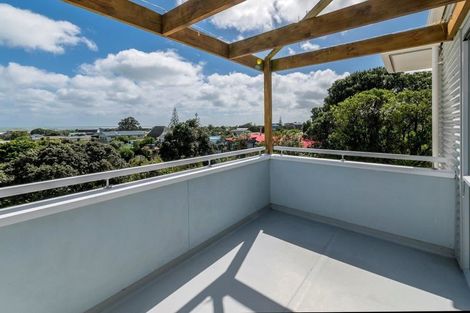 Photo of property in 17 Hughes Street, Waikanae Beach, Waikanae, 5036
