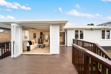Photo of property in 45 Lynwood Road, New Lynn, Auckland, 0600