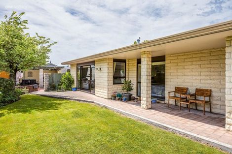 Photo of property in 5 Luxton Place, Rangiora, 7400