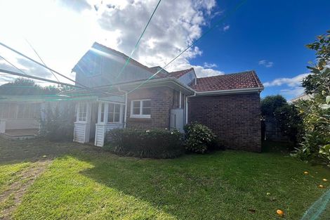 Photo of property in 7 Otahuri Crescent, Greenlane, Auckland, 1051