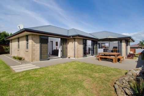 Photo of property in 21 Gibson Place, Papamoa Beach, Papamoa, 3118