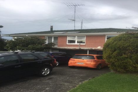 Photo of property in 2 Anne Road, Hillcrest, Auckland, 0627