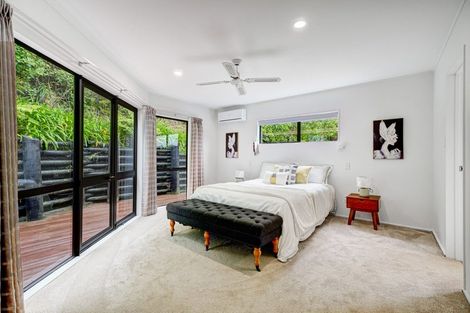 Photo of property in 8 Stitchbird Close, Murrays Bay, Auckland, 0630