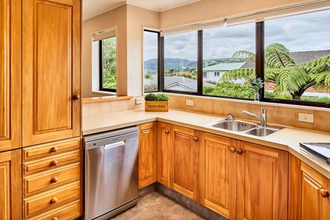 Photo of property in 123 Oriel Avenue, Tawa, Wellington, 5028