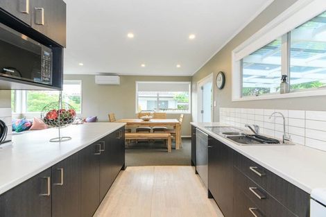 Photo of property in 132 Awaruku Road, Torbay, Auckland, 0630