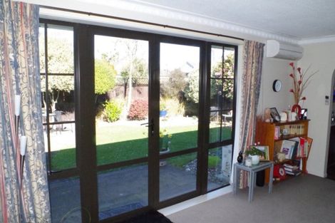 Photo of property in 2/14 Resolution Place, Bryndwr, Christchurch, 8053