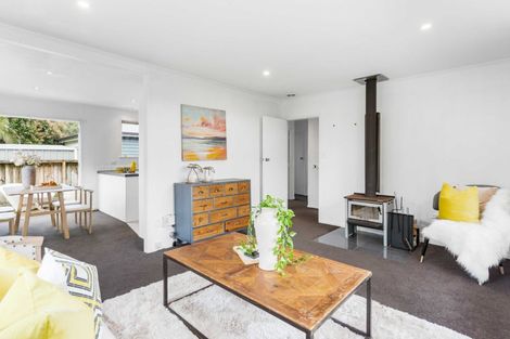 Photo of property in 15 Frostbite Place, Ranui, Auckland, 0612