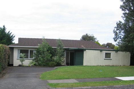 Photo of property in 8 Downsview Road, Pakuranga Heights, Auckland, 2010