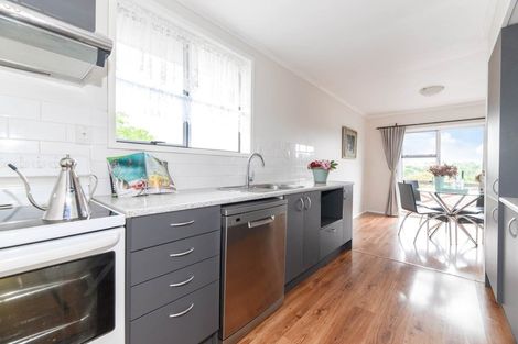 Photo of property in 10/26a Sunnynook Road, Sunnynook, Auckland, 0620