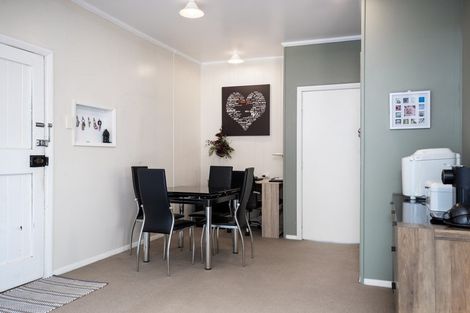 Photo of property in 5 Tupoki Street, Glen Avon, New Plymouth, 4312