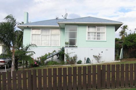 Photo of property in 9 Glen Marine Parade, Glendene, Auckland, 0602