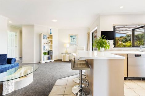 Photo of property in 29 San Bernadino Drive, Henderson, Auckland, 0612