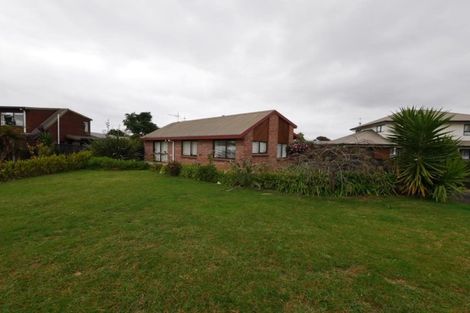 Photo of property in 10 Godwit Place, Waiuku, 2123