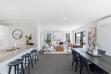 Photo of property in 5 Ella Place, Papamoa Beach, Papamoa, 3118