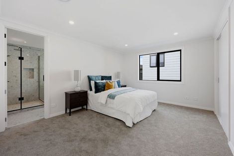 Photo of property in 6a Gulf Crest, Bucklands Beach, Auckland, 2012