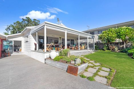 Photo of property in 243 One Tree Point Road, One Tree Point, 0118