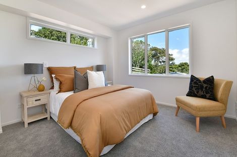 Photo of property in 299 Whangaparaoa Road, Red Beach, 0932