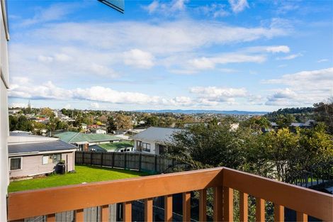 Photo of property in 2/4 Clare Place, Glenfield, Auckland, 0629