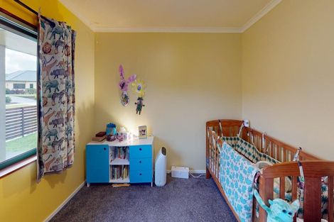 Photo of property in 24 Cashmere Drive, Fitzherbert, Palmerston North, 4410
