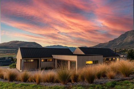 Photo of property in 10 Glenelg Lane, Jacks Point, 9371