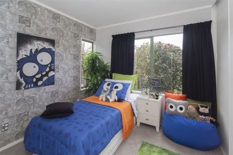 Photo of property in 105 Sykes Road, Weymouth, Auckland, 2103