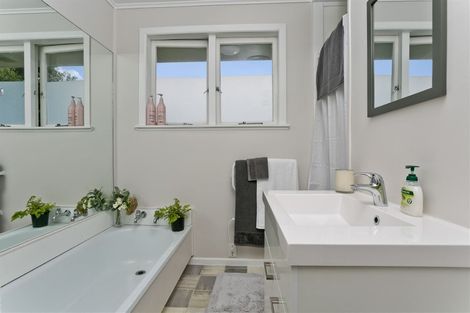 Photo of property in 1/12 Eban Avenue, Hillcrest, Auckland, 0627