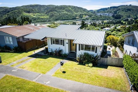 Photo of property in 18 Greenwich Grove, Stokes Valley, Lower Hutt, 5019