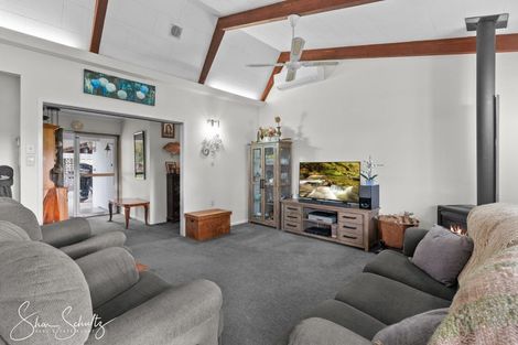 Photo of property in 7 Whaka Street, Maungaturoto, 0520