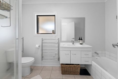 Photo of property in 16/64 Kawaha Point Road, Kawaha Point, Rotorua, 3010