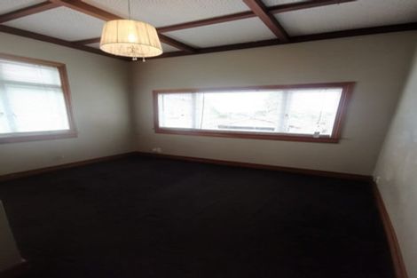 Photo of property in 18 Waiohua Road, Greenlane, Auckland, 1061