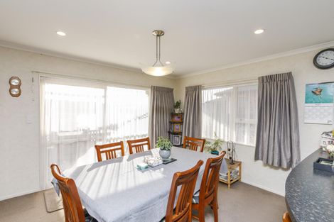 Photo of property in 44 Peter Hall Drive, Kelvin Grove, Palmerston North, 4414