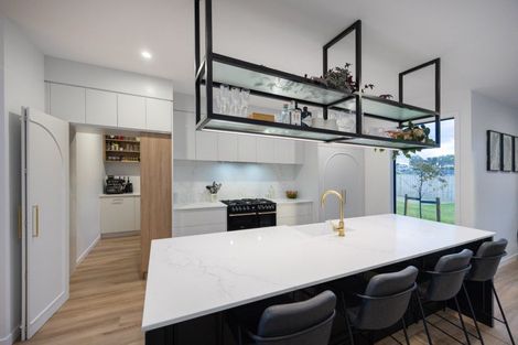 Photo of property in 5 Edenmore Terrace, Fitzherbert, Palmerston North, 4410