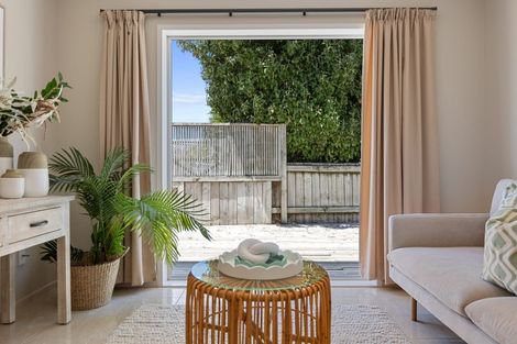 Photo of property in 10 Karewa Parade, Papamoa Beach, Papamoa, 3118