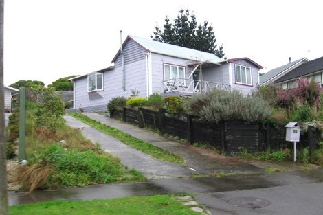 Photo of property in 25 Dahlstrom Grove, Kelvin Grove, Palmerston North, 4414