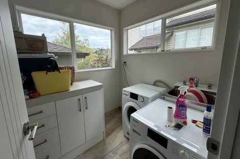 Photo of property in 12 Mural Place, Greenhithe, Auckland, 0632