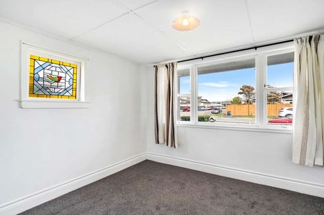Photo of property in 21 Edgeware Road, Palmerston North, 4410