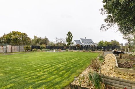 Photo of property in 72 Pukepapa Road, Marton, 4710