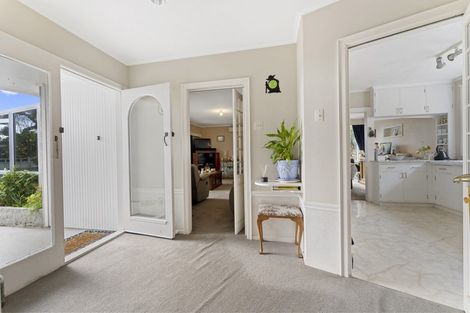 Photo of property in 335f Devon Street West, New Plymouth, 4310