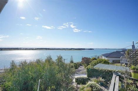 Photo of property in 23 The Brae, Mount Pleasant, Christchurch, 8081