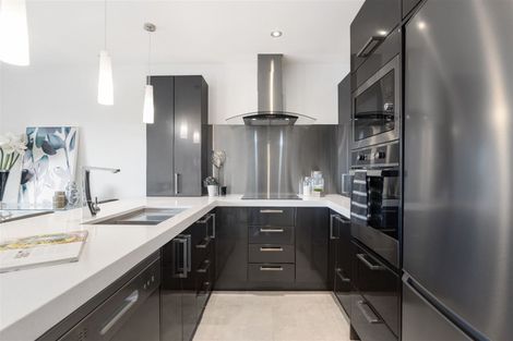 Photo of property in 5k The Esplanade, Eastern Beach, Auckland, 2012