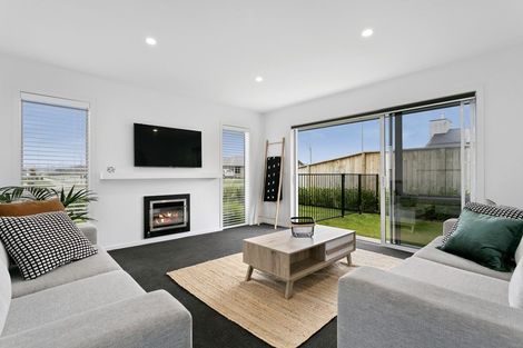 Photo of property in 4 Huka Heights Drive, Rangatira Park, Taupo, 3330