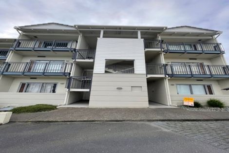 Photo of property in 6a/71 Spencer Road, Oteha, Auckland, 0632