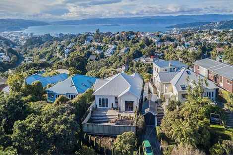 Photo of property in 23 Moana Road, Kelburn, Wellington, 6012