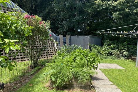 Photo of property in 8 Meuli Street, Eltham, 4322